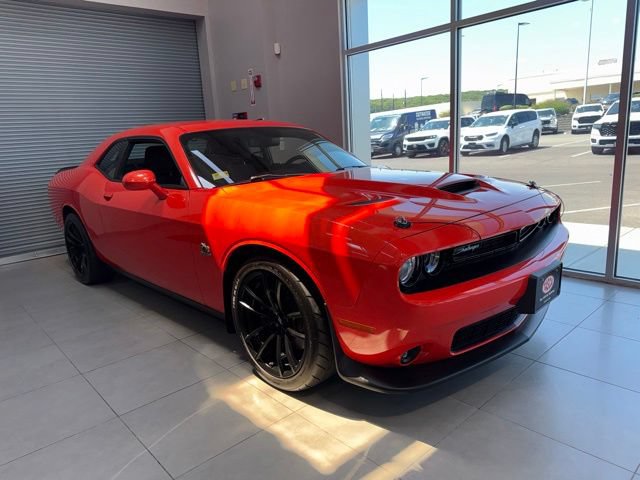 Used 2022 Dodge Challenger R/T Scat Pack w/ Driver Convenience Group RWD image 1