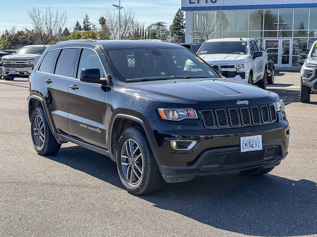 Used 2019 Jeep Grand Cherokee Laredo w/ Laredo X Package image 5