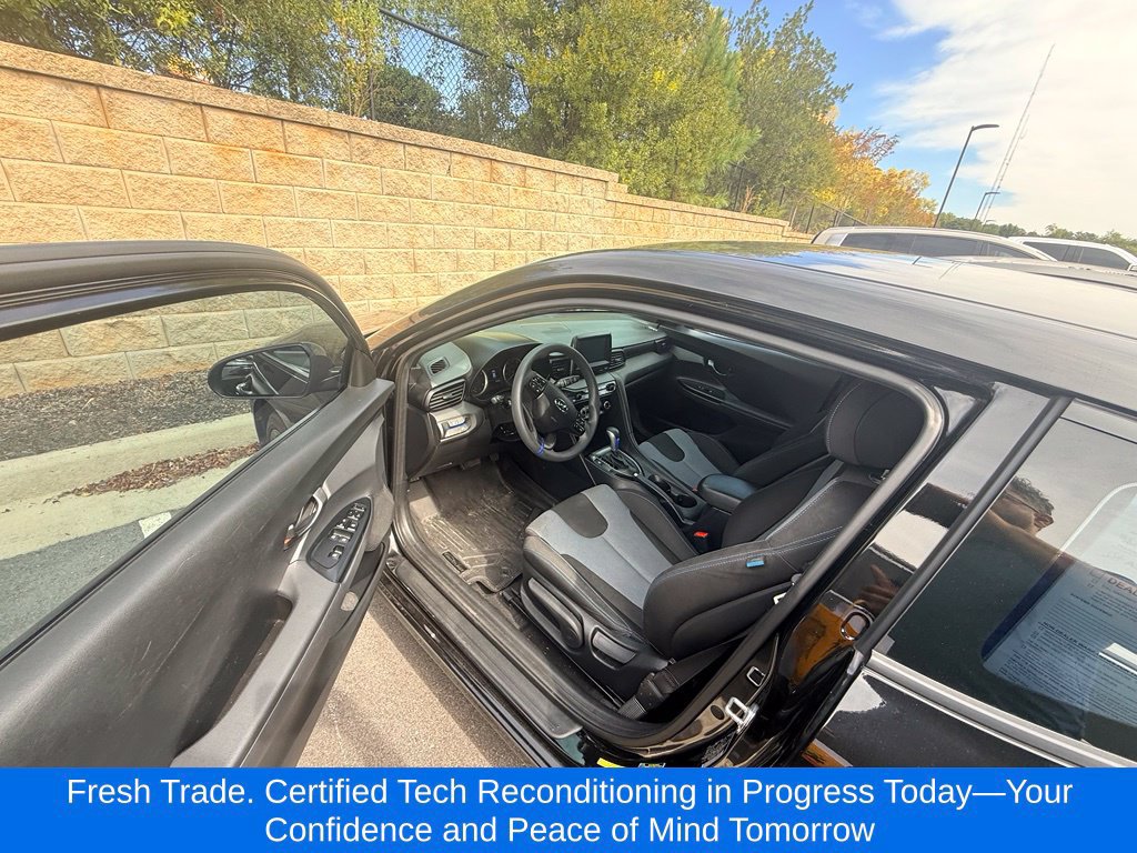 Used 2020 Hyundai Veloster 2.0 FWD image 7