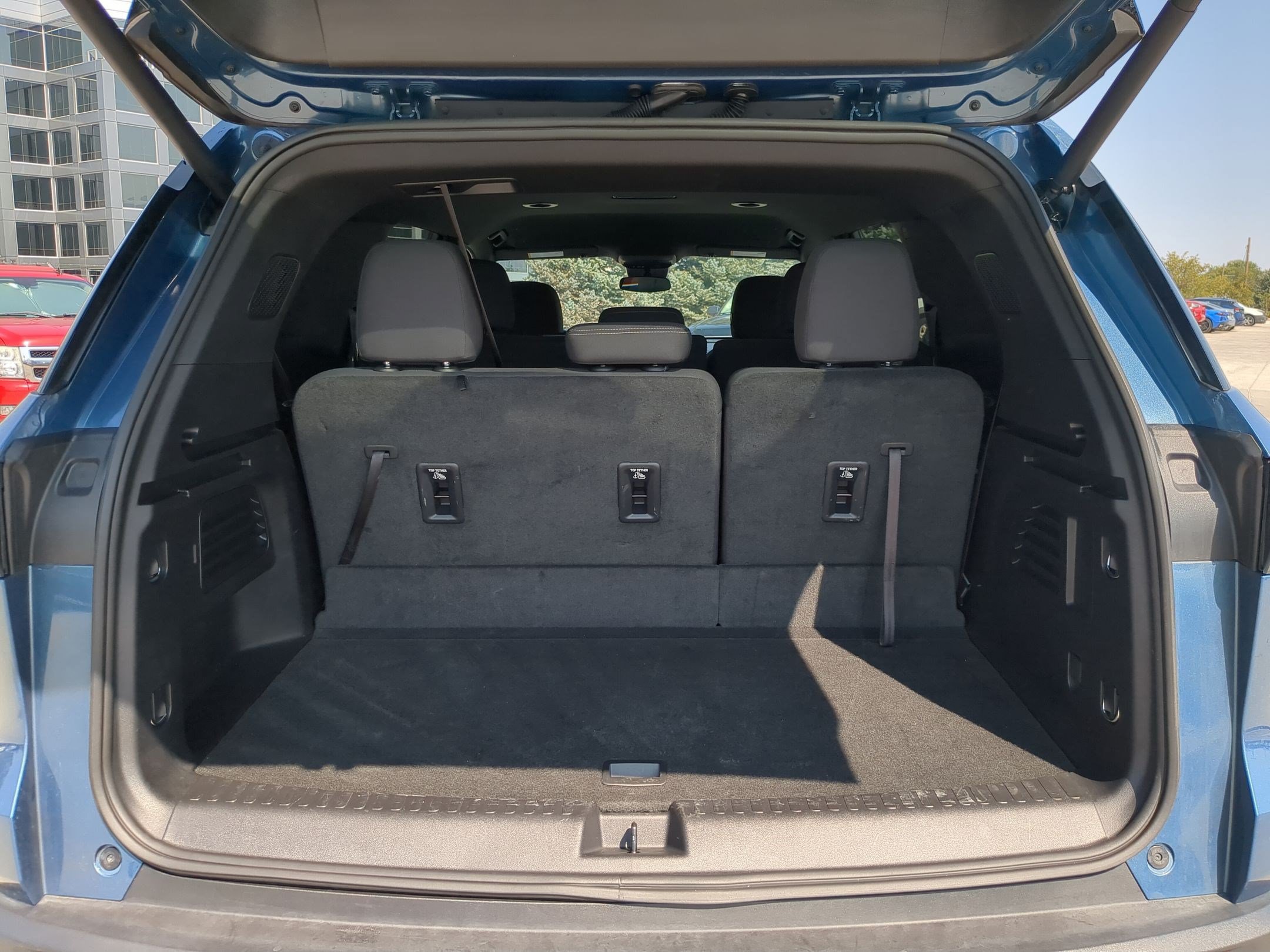 Used 2024 Chevrolet Traverse LT w/ Trailering Package FWD image 31