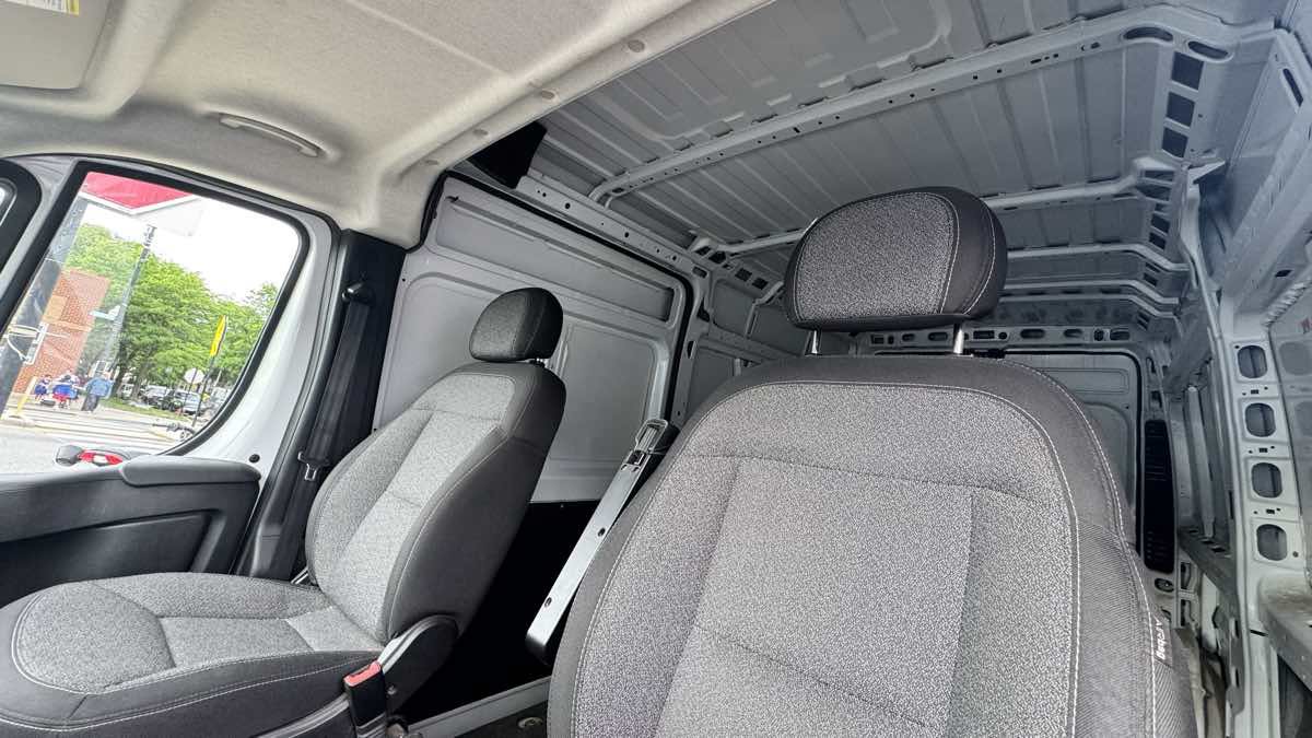 Used 2025 RAM ProMaster 2500 w/ Convenience Group FWD image 11