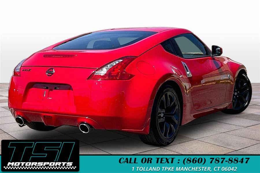 Used 2016 Nissan 370Z Coupe RWD image 2