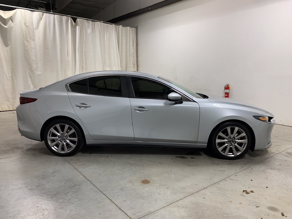 Used 2020 MAZDA MAZDA3 Sedan w/ Select Package FWD image 11