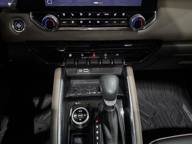 Used 2023 GMC Canyon Denali w/ Denali Black Edition image 23