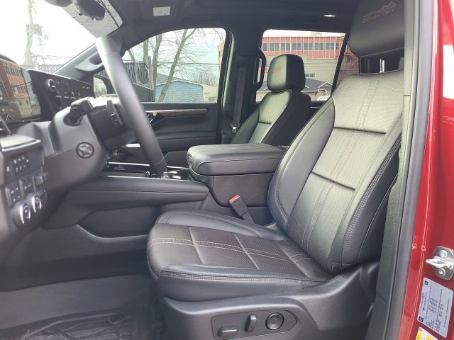 Used 2025 Chevrolet Tahoe High Country image 10