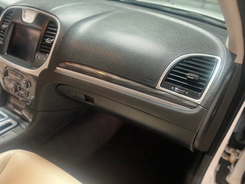 Used 2019 Chrysler 300 Touring L w/ Quick Order Package 22F image 23