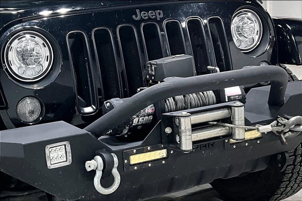 Used 2017 Jeep Wrangler Unlimited Sahara image 36