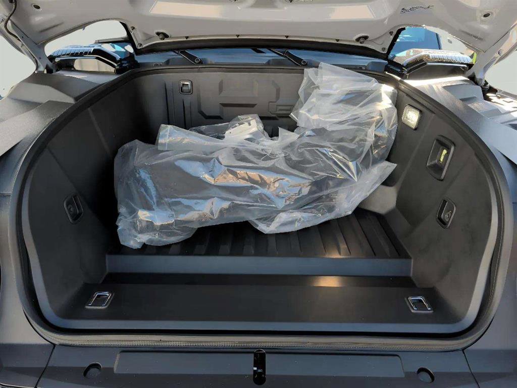 New 2025 GMC Hummer EV 3X SUV w/ LPO, Cargo Utility Package AWD/4WD image 19