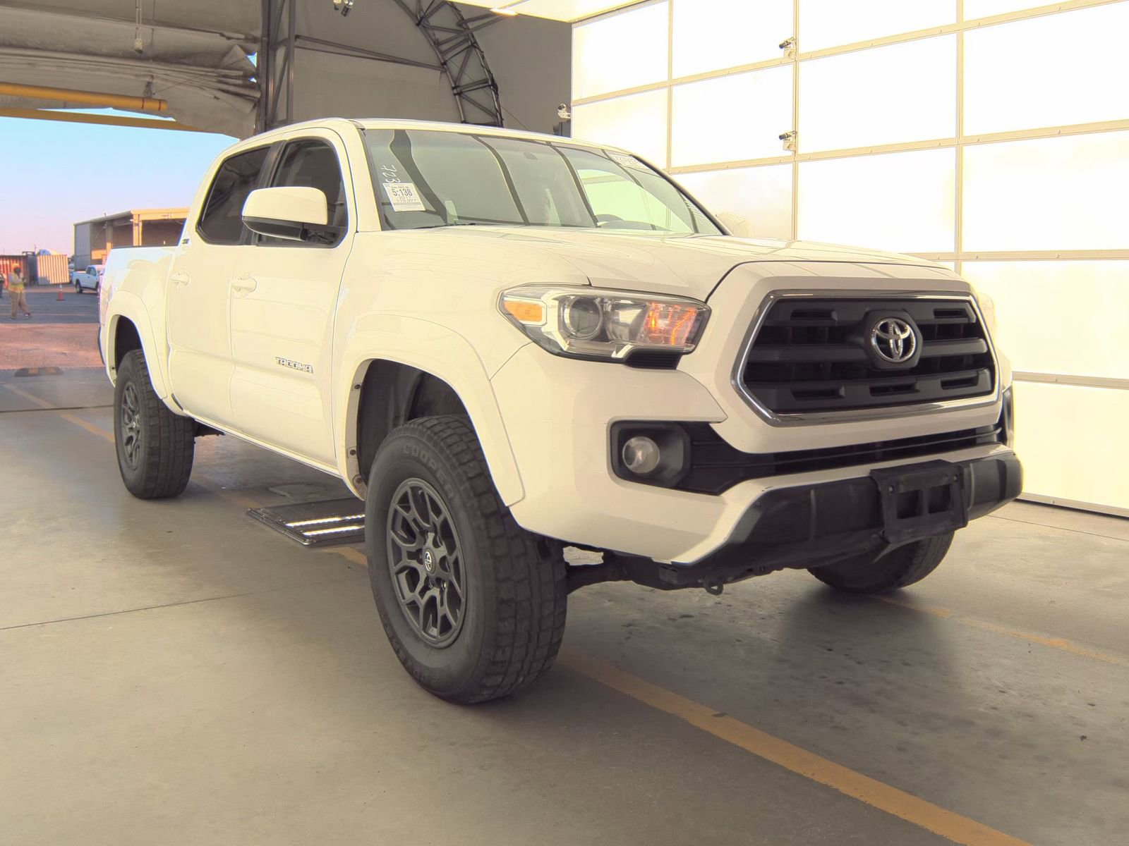 Used 2017 Toyota Tacoma SR5 image 4
