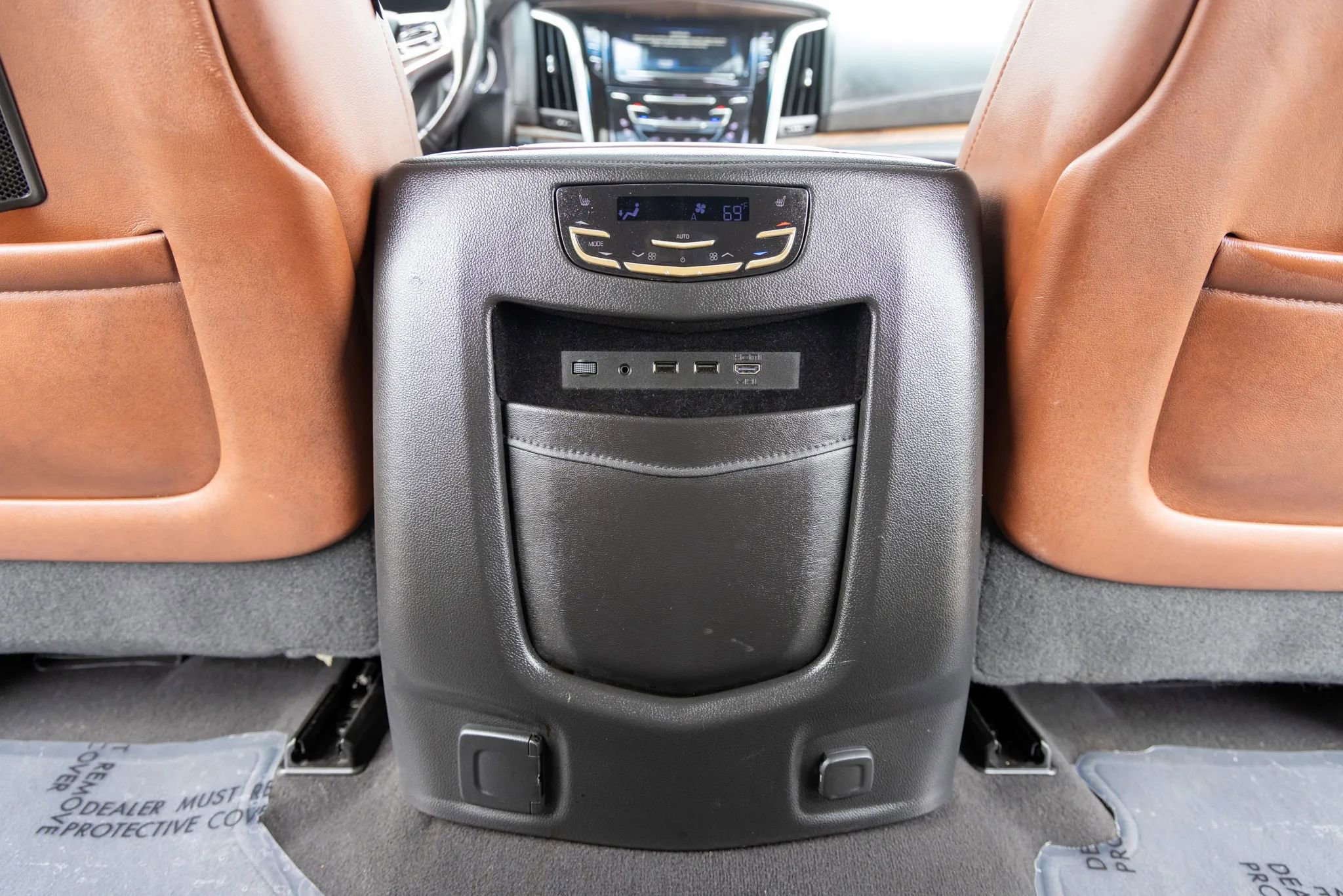 Used 2019 Cadillac Escalade Premium Luxury image 37