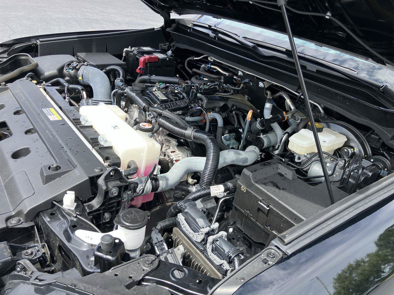 Certified 2024 Toyota Tacoma SR5 AWD/4WD image 32
