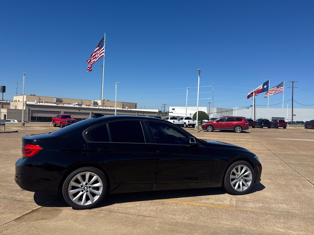Used 2018 BMW 320i xDrive Sedan AWD/4WD image 28