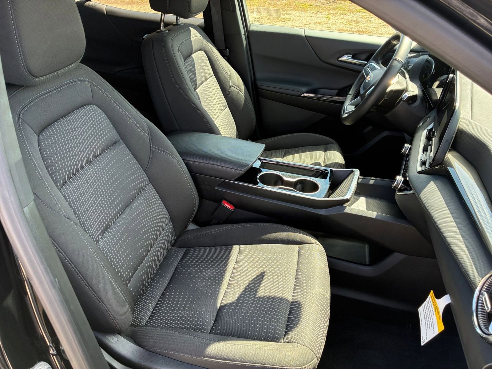 Used 2025 Chevrolet Equinox LT AWD/4WD image 32