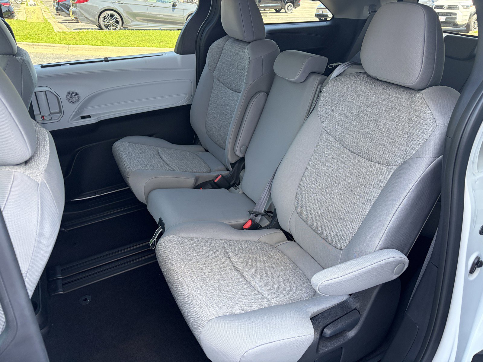 New 2025 Toyota Sienna LE w/ LE Plus Package AWD/4WD image 9