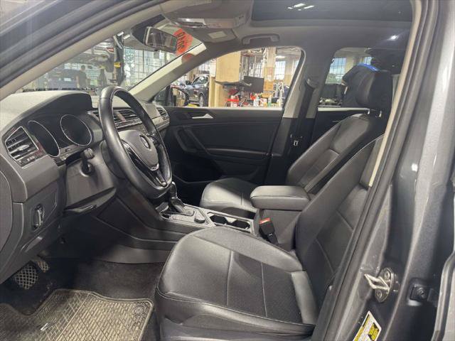 Used 2019 Volkswagen Tiguan SE w/ Panoramic Sunroof Package AWD/4WD image 17