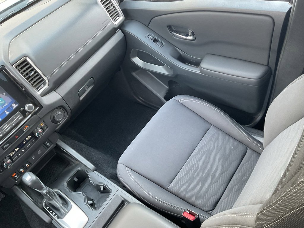 Used 2024 Nissan Frontier SV w/ SV Convenience Package image 17