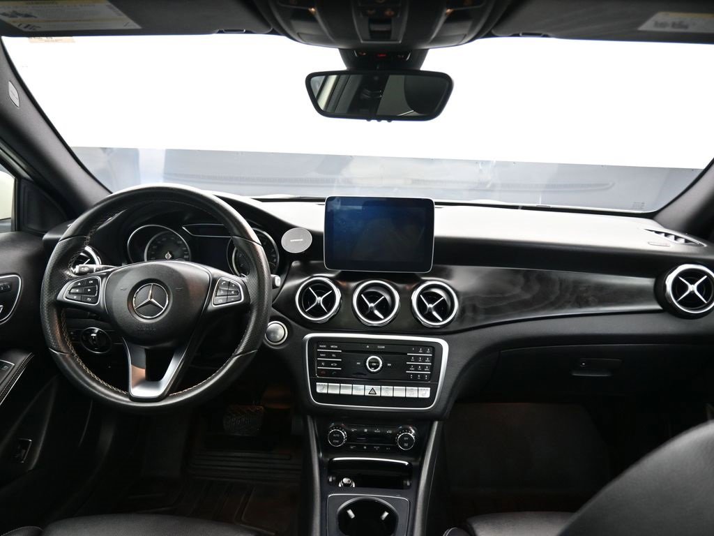 Used 2018 Mercedes-Benz GLA 250 4MATIC image 38