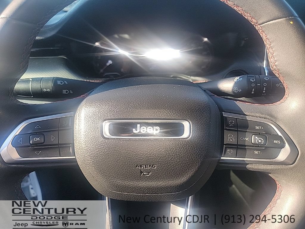 Used 2023 Jeep Compass Trailhawk AWD/4WD image 9