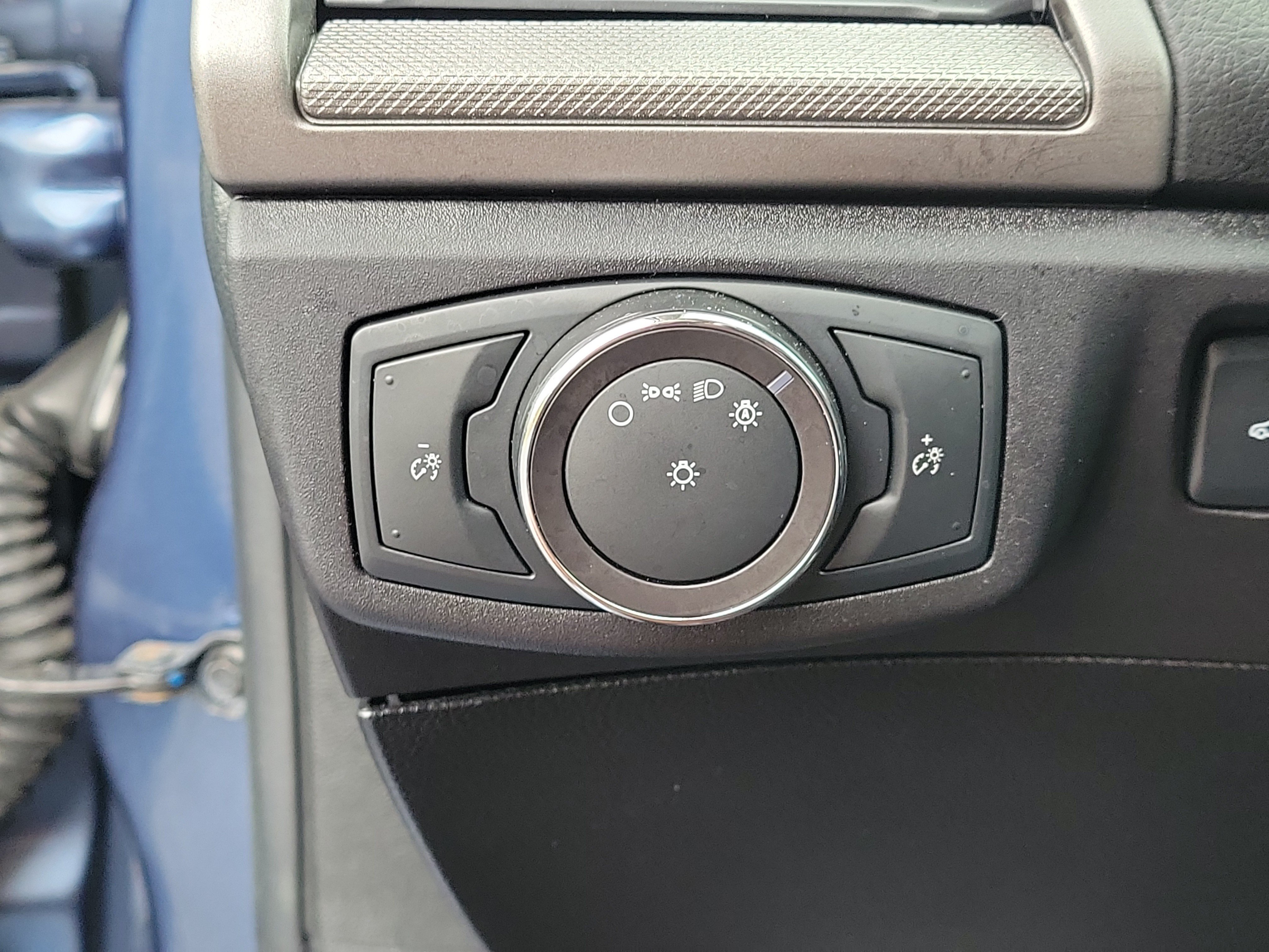 Used 2018 Ford Fusion SE FWD image 31