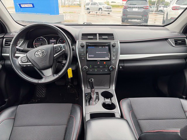 Used 2016 Toyota Camry SE FWD image 9
