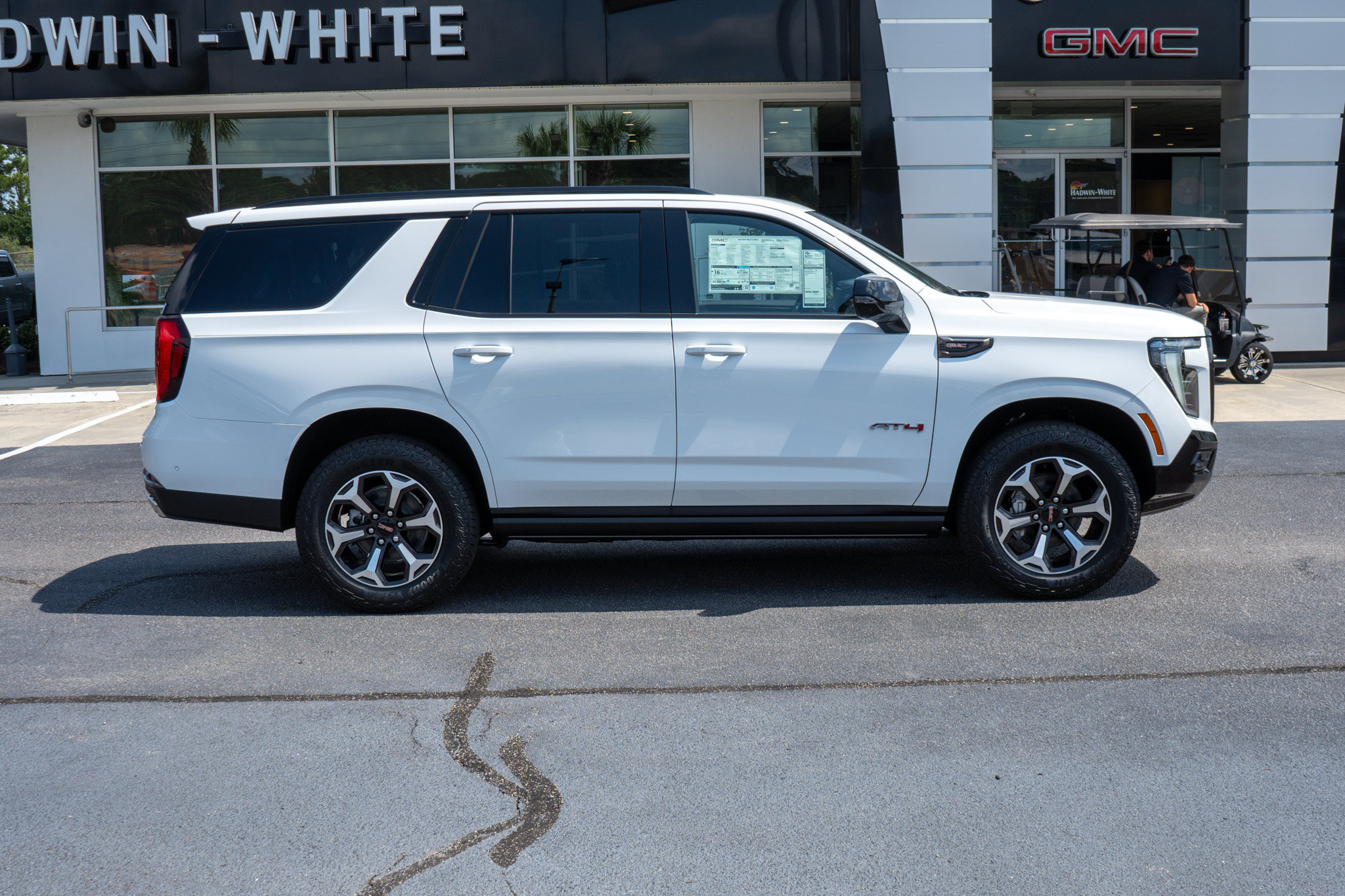 New 2026 GMC Yukon AT4 Ultimate AWD/4WD image 2