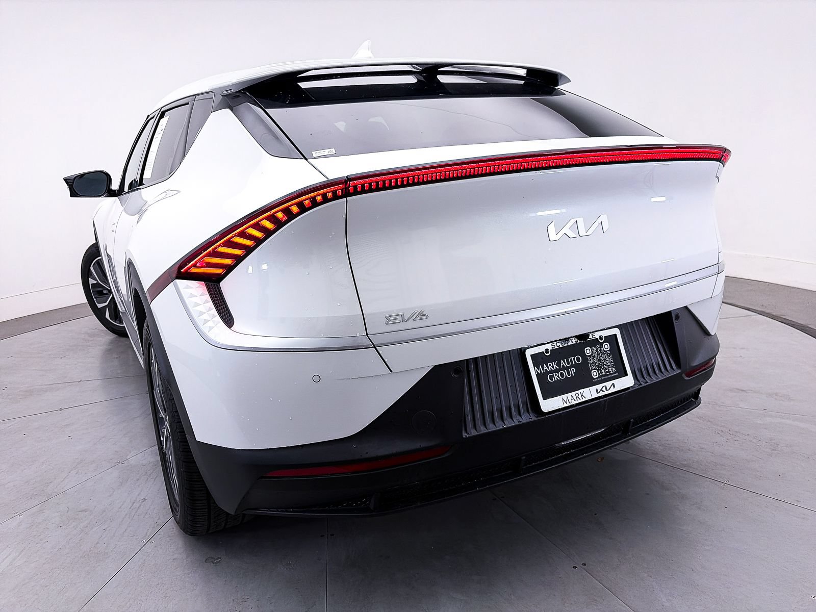 Certified 2022 Kia EV6 Light RWD image 9