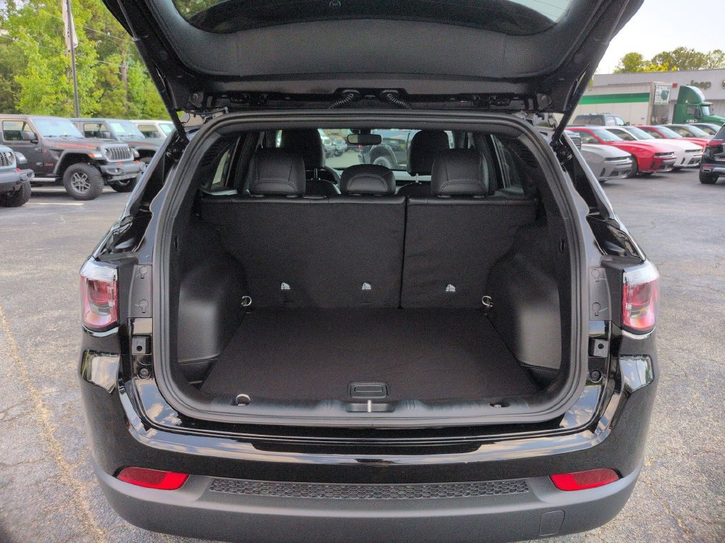 New 2026 Jeep Compass Latitude AWD/4WD image 31