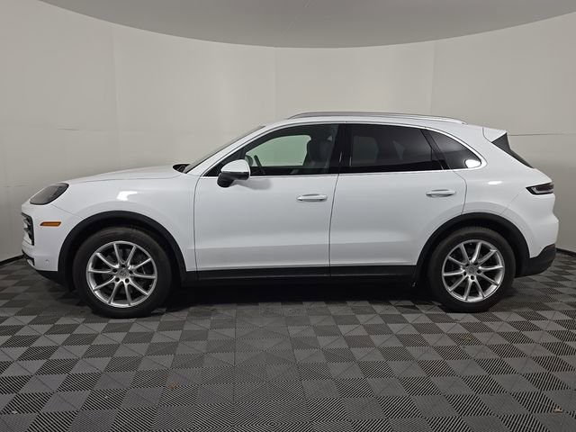 Certified 2024 Porsche Cayenne image 2