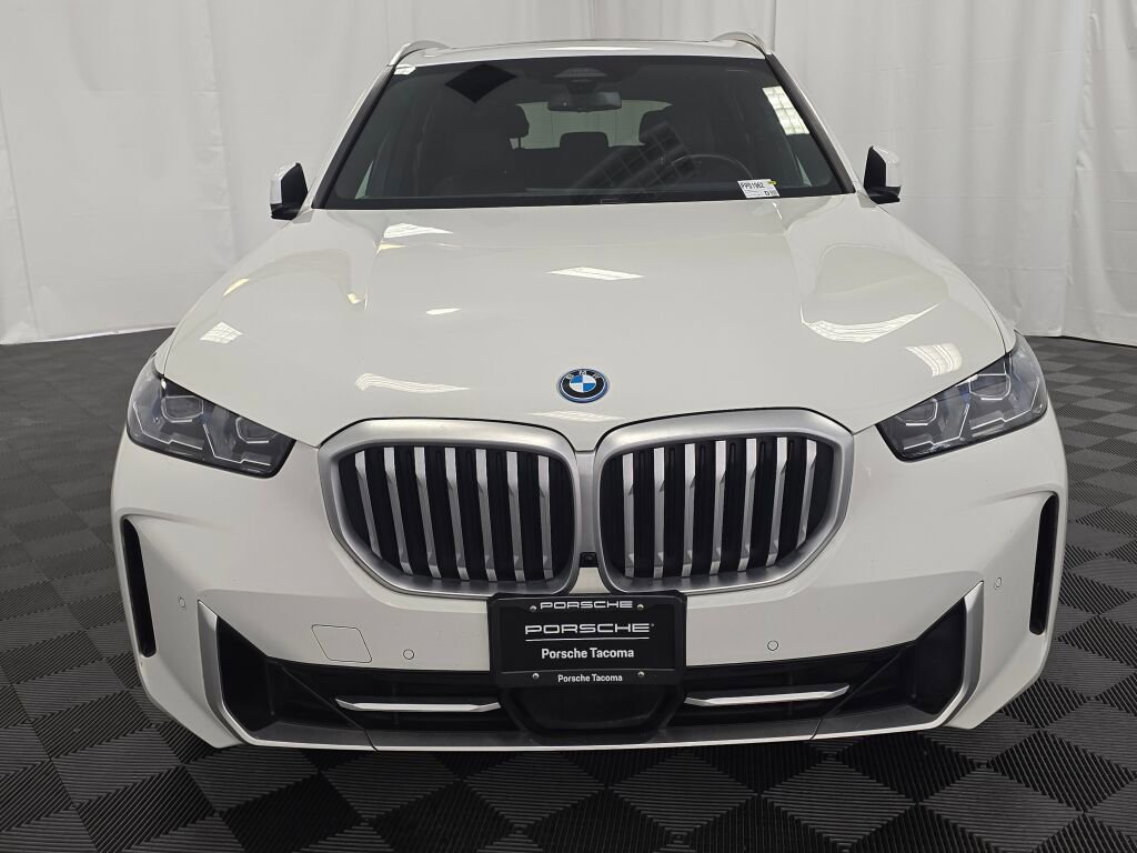 Used 2025 BMW X5 xDrive50e image 8