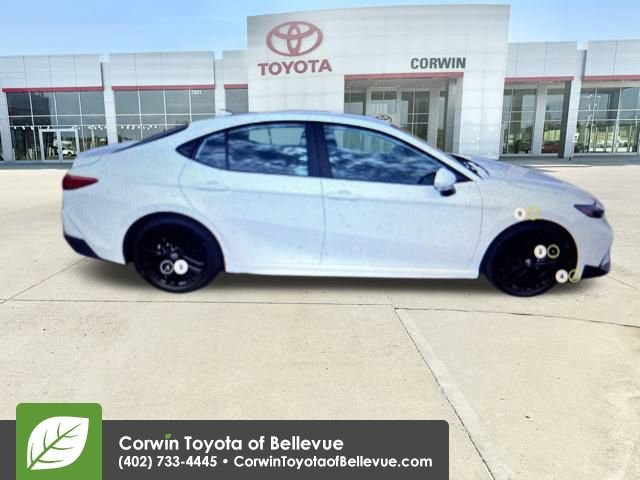 Used 2025 Toyota Camry SE image 11