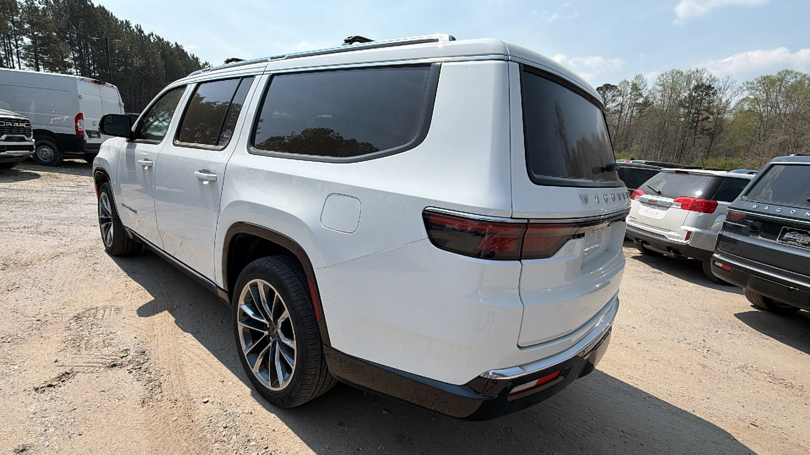 Used 2024 Jeep Wagoneer L Series III w/ Premium Group I image 10