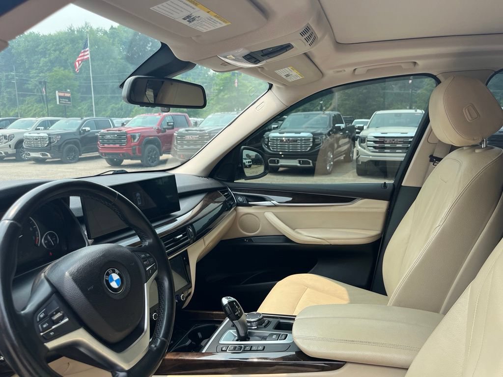 Used 2016 BMW X5 xDrive35i w/ Premium Package AWD/4WD image 19
