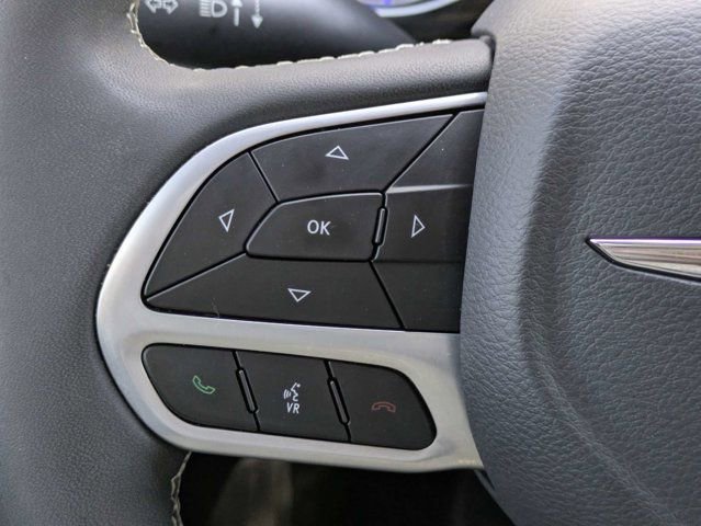 Used 2023 Chrysler Pacifica Limited FWD image 28