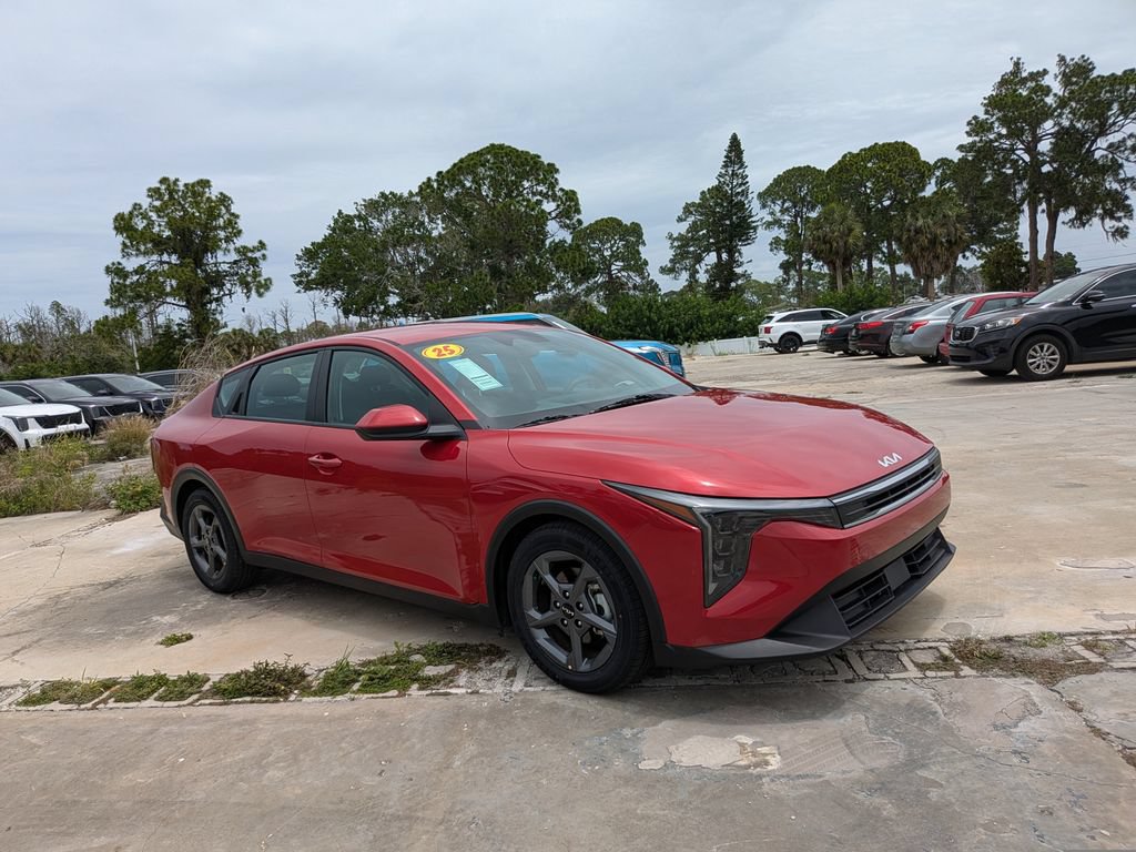 Certified 2025 Kia K4 FWD image 2