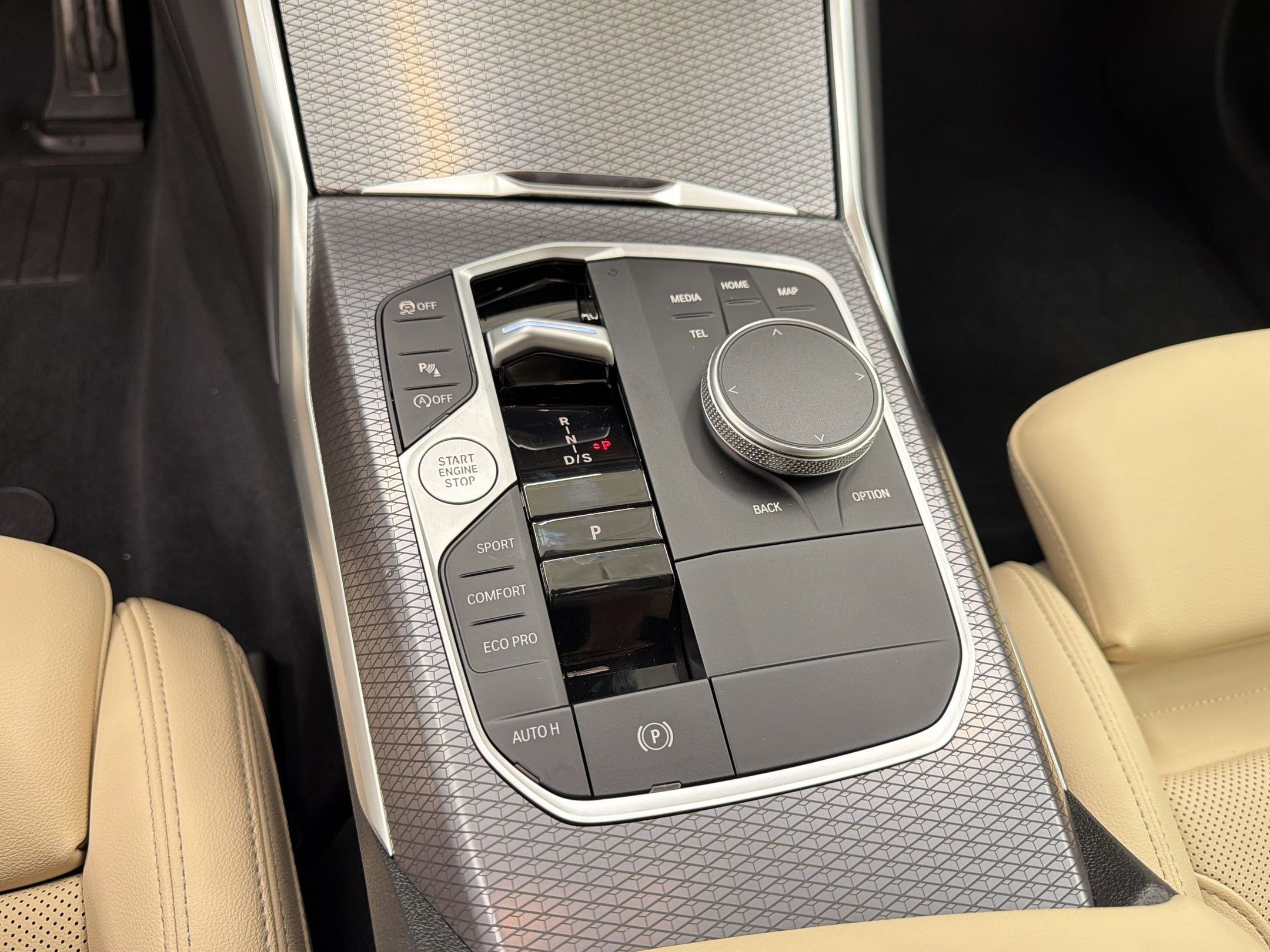 New 2026 BMW 330i Sedan w/ M Sport Package RWD image 18
