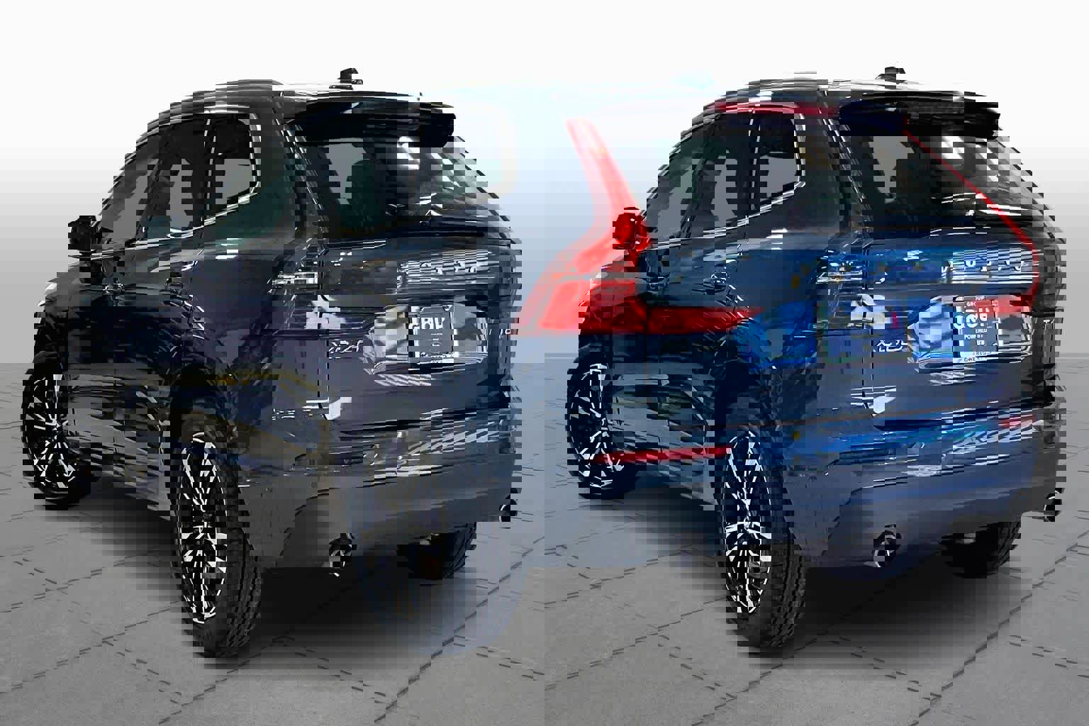 Used 2019 Volvo XC60 T6 Momentum w/ Premium Package image 11