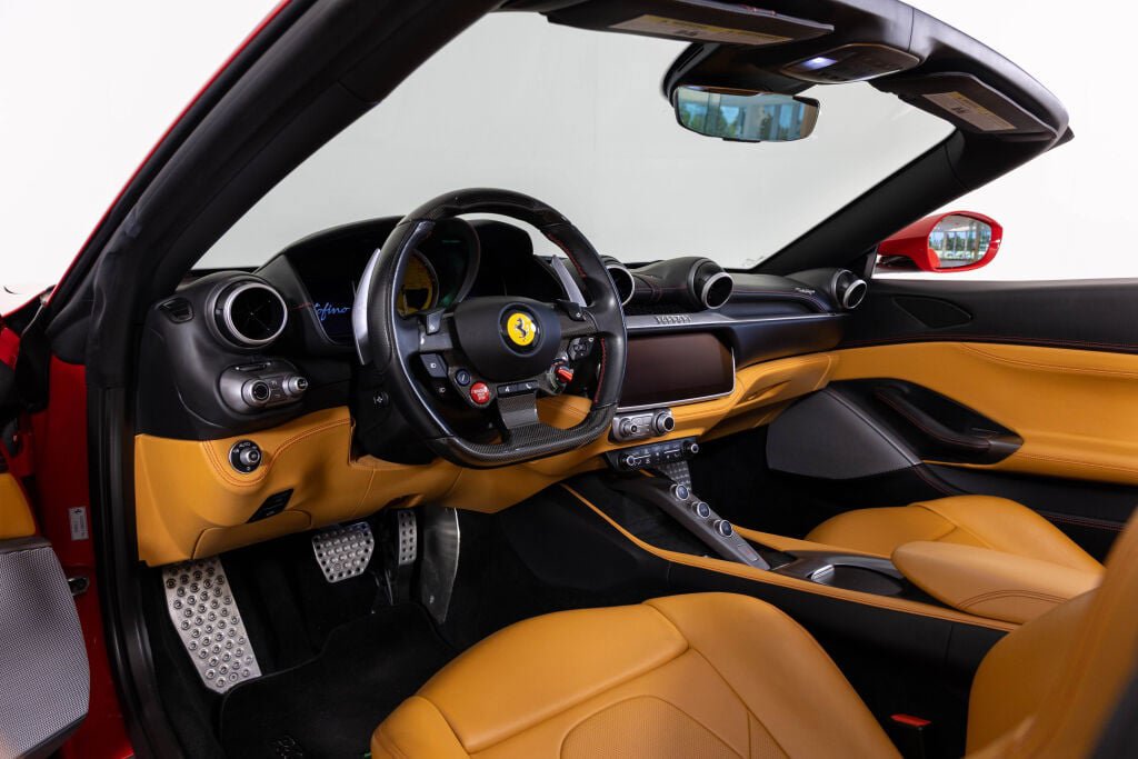 Certified 2020 Ferrari Portofino RWD image 4