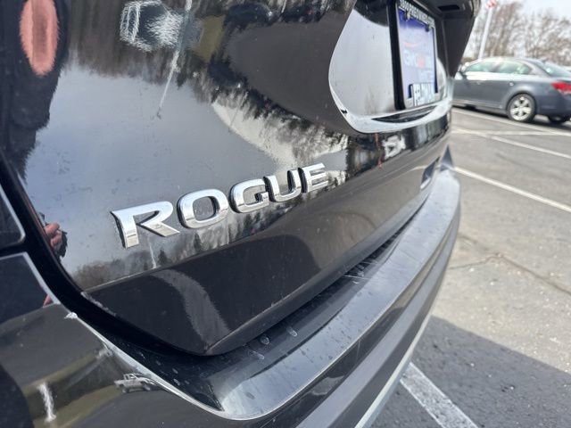 Used 2020 Nissan Rogue SV image 30