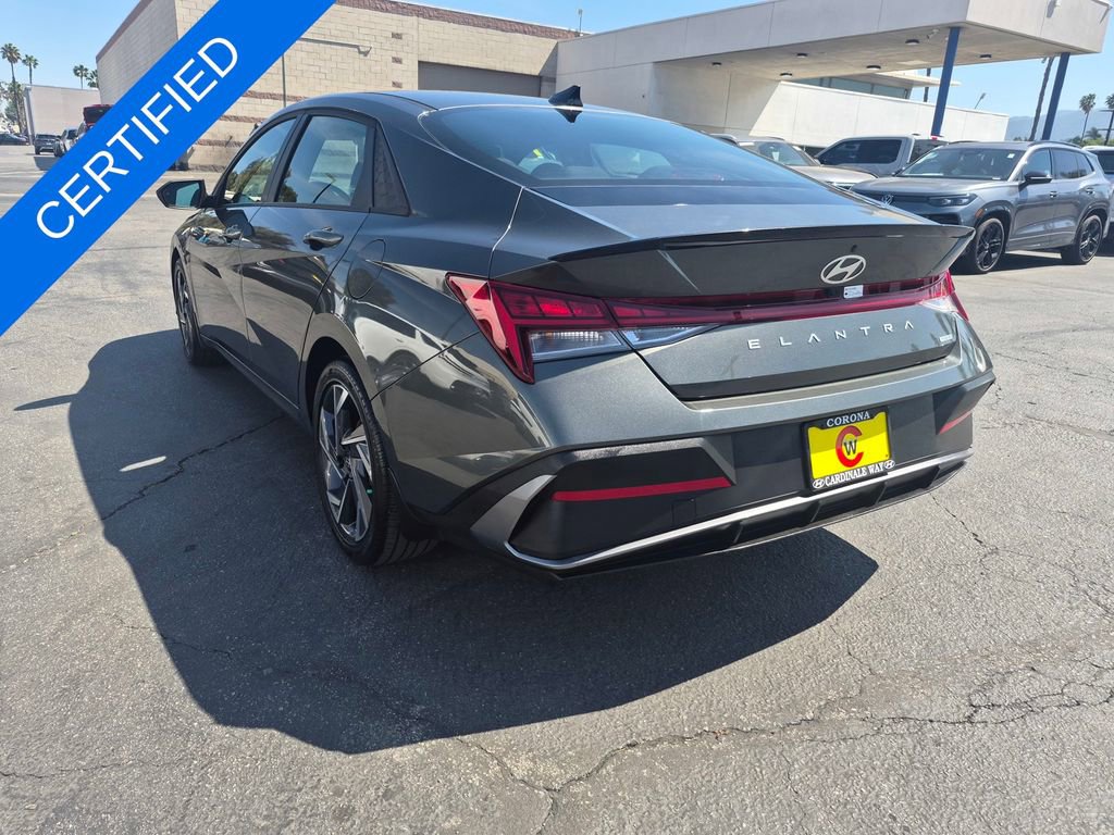 Used 2025 Hyundai Elantra SEL image 9