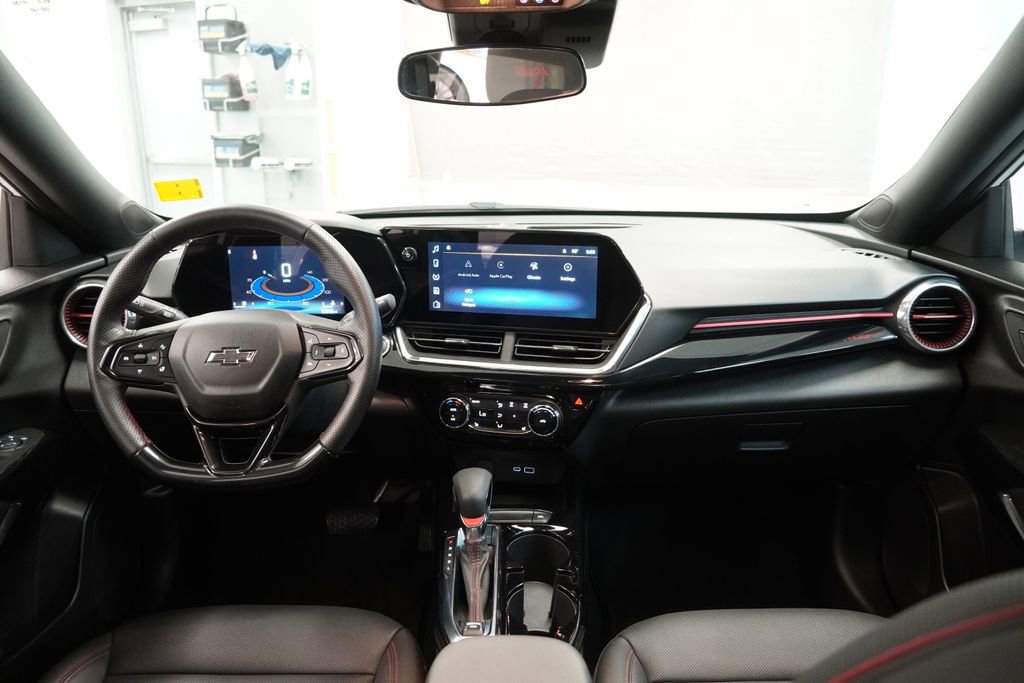 Certified 2024 Chevrolet Trax RS w/ Sunroof Package FWD image 19