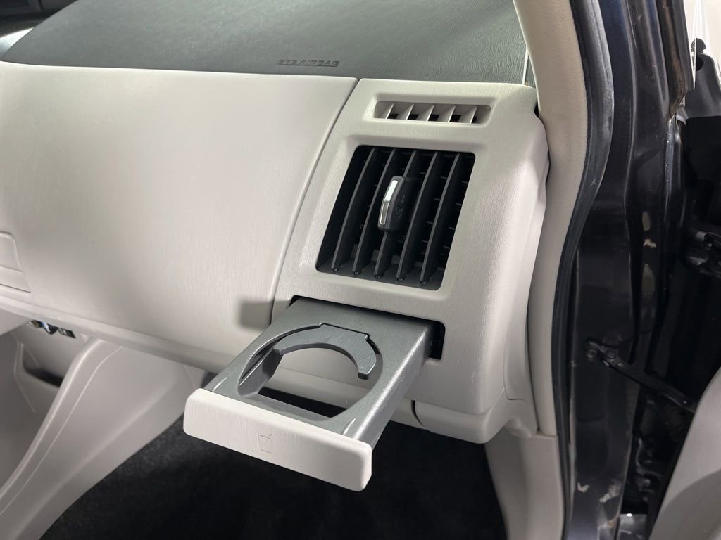 Used 2015 Toyota Prius V Four FWD image 9