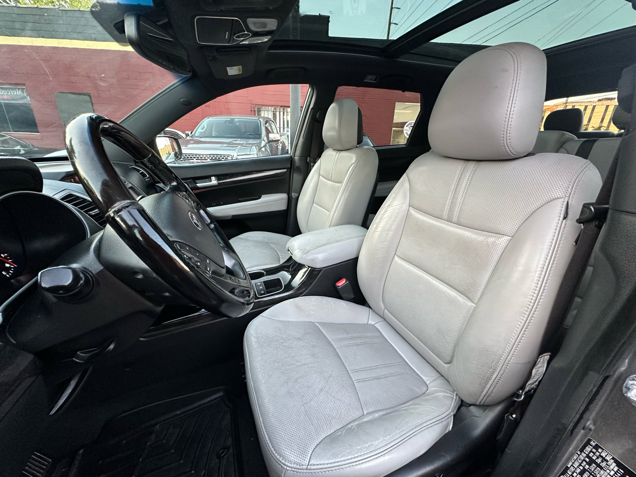 Used 2014 Kia Sorento SX w/ 3rd Row Package image 24