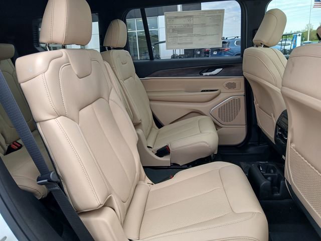 New 2026 Jeep Grand Cherokee L Limited AWD/4WD image 17
