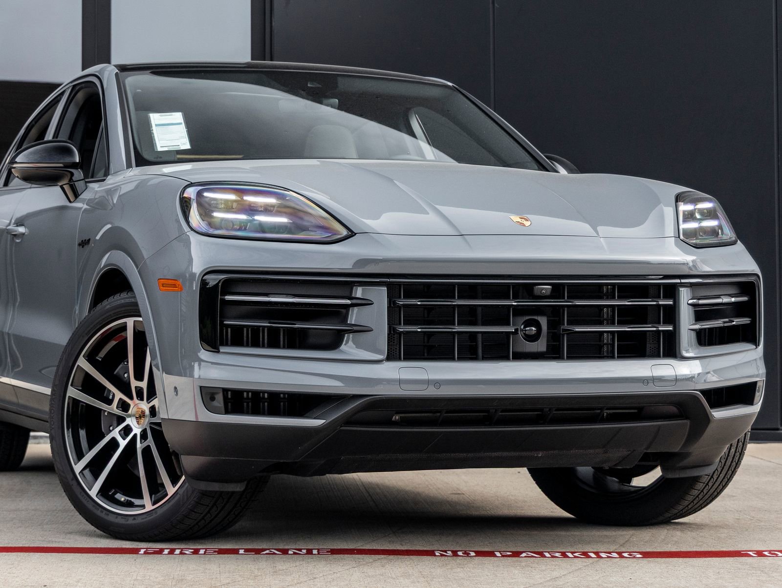 New 2025 Porsche Cayenne E-Hybrid Coupe AWD/4WD image 9