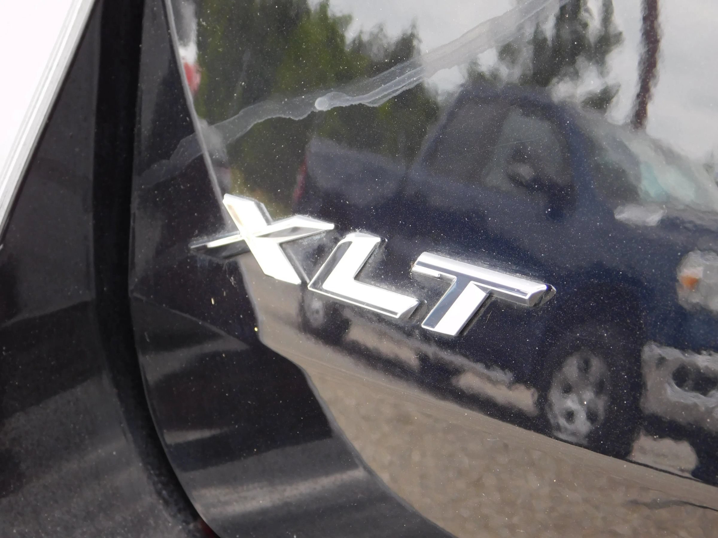 Used 2023 Ford Explorer XLT AWD/4WD image 8