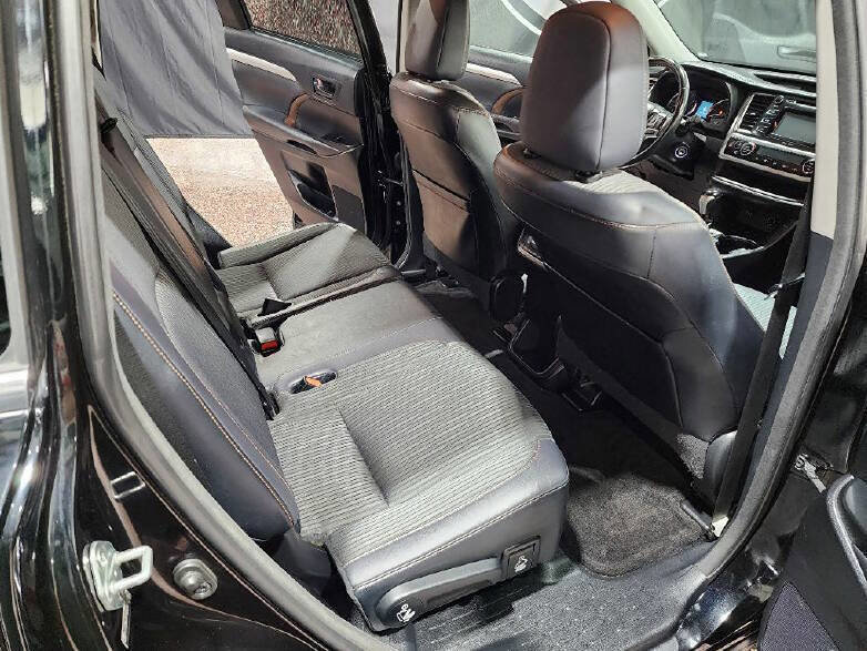 Used 2014 Toyota Highlander Plus image 11