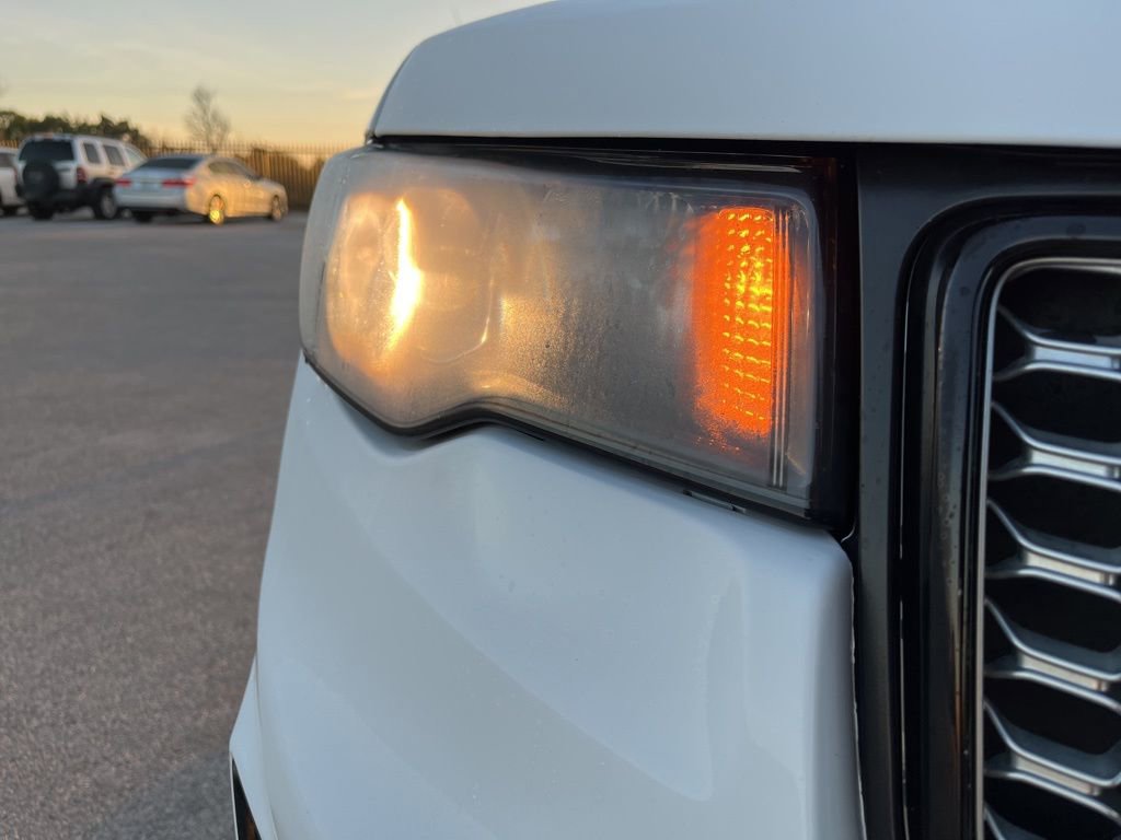 Used 2017 Jeep Grand Cherokee Altitude image 12