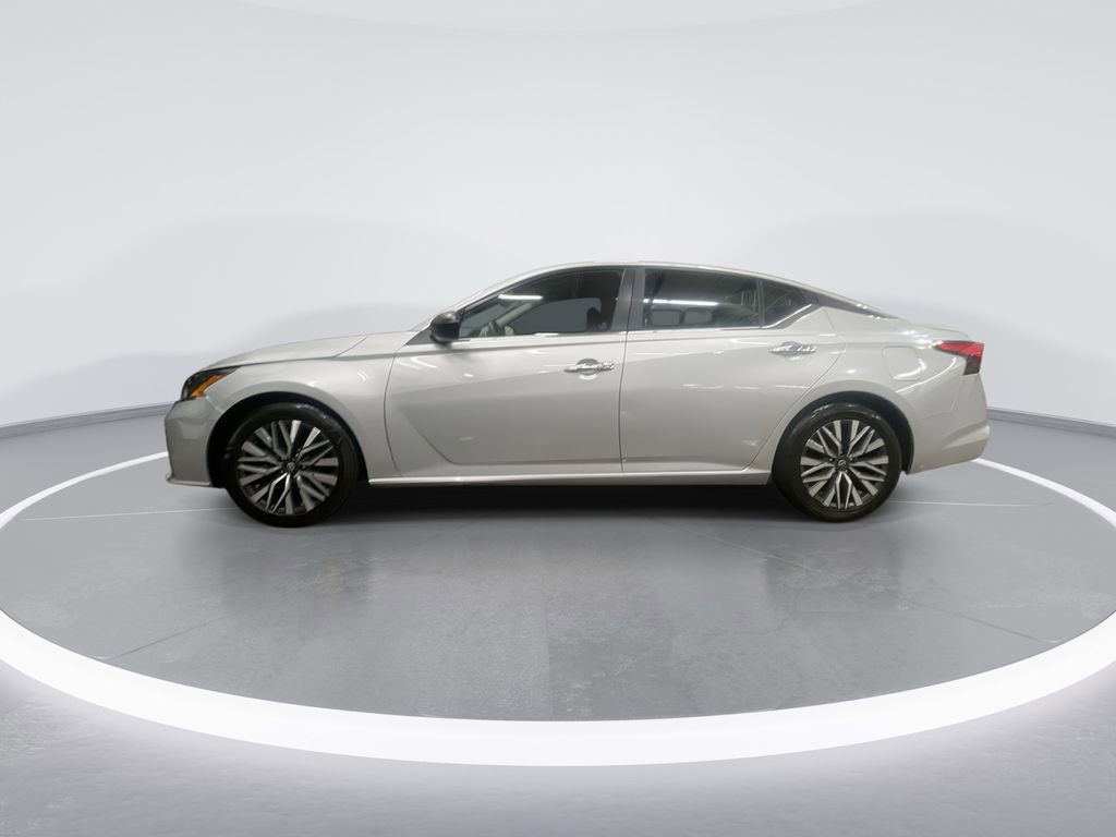 Certified 2024 Nissan Altima 2.5 SV FWD image 5