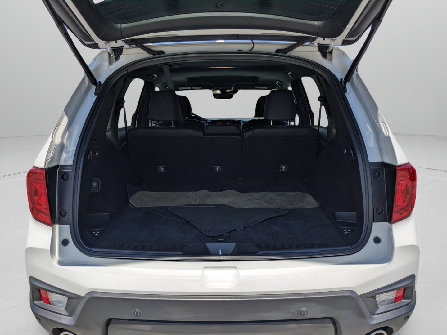 Used 2025 Honda Passport EX-L image 11