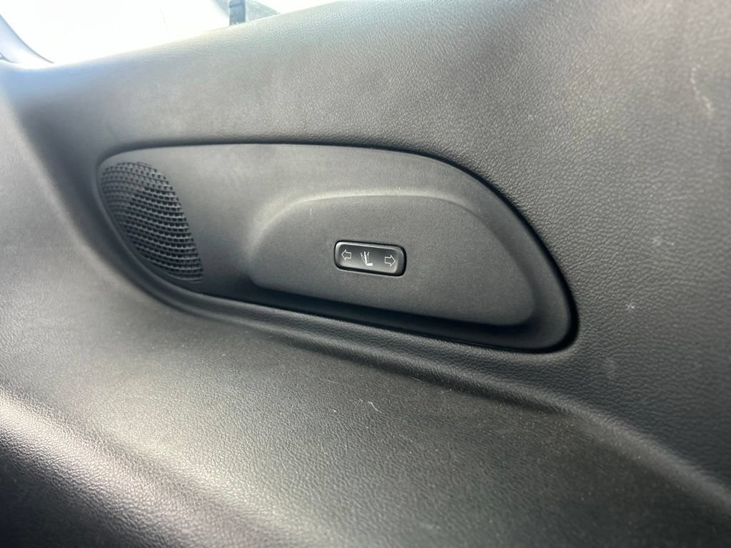 Certified 2018 Chrysler Pacifica Limited w/ Advanced Safetytec Group FWD image 10
